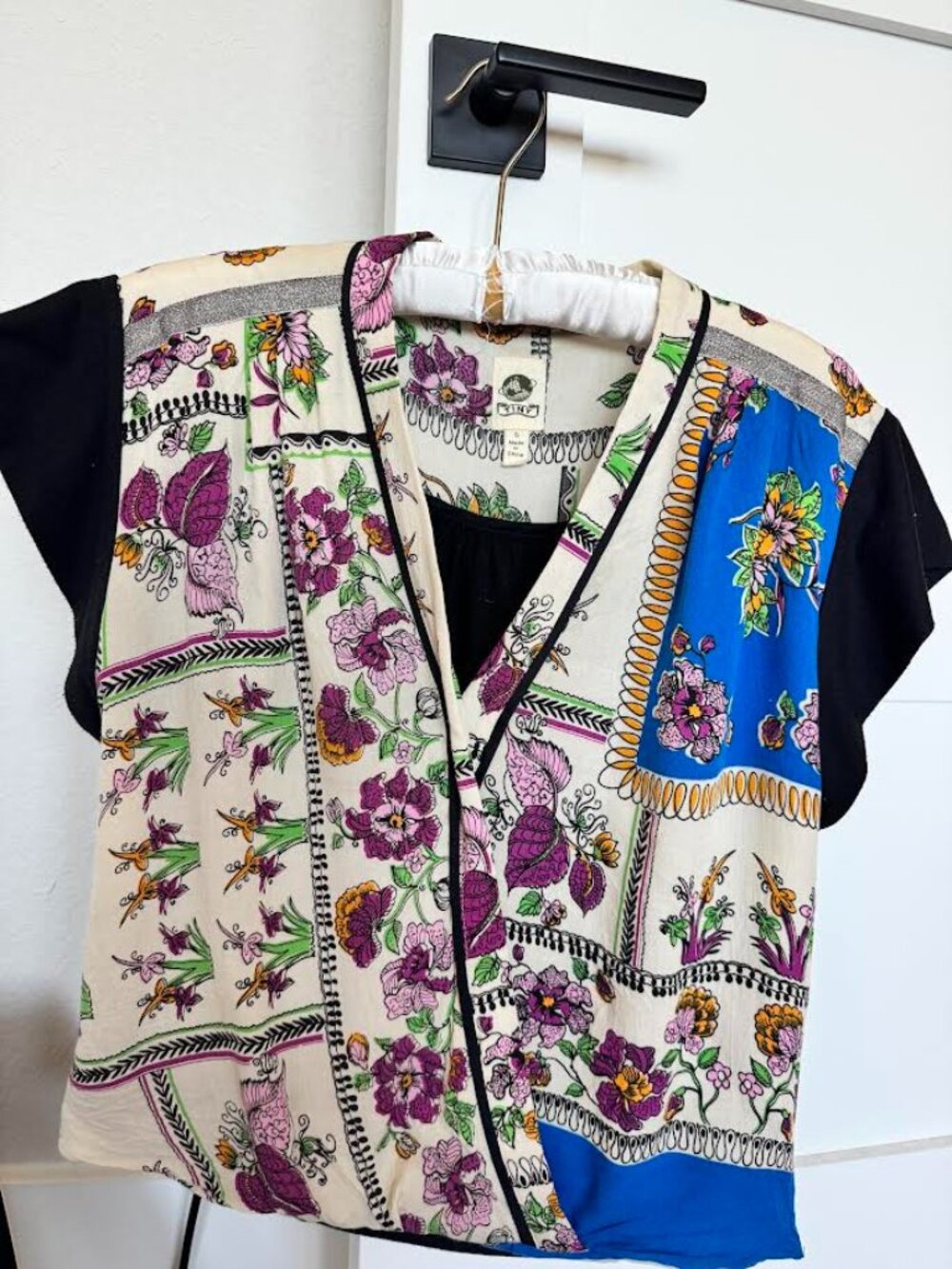 Anthropologie Tiny Cara Wrap Top Size S Floral faux Wrap Mixed Media